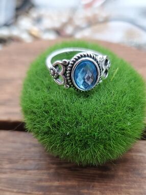 Blue Crystal  Women's Ring Size 5 R826